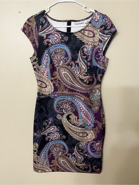 Paisley Print Cap-Sleeve Sheath Dress in Purple